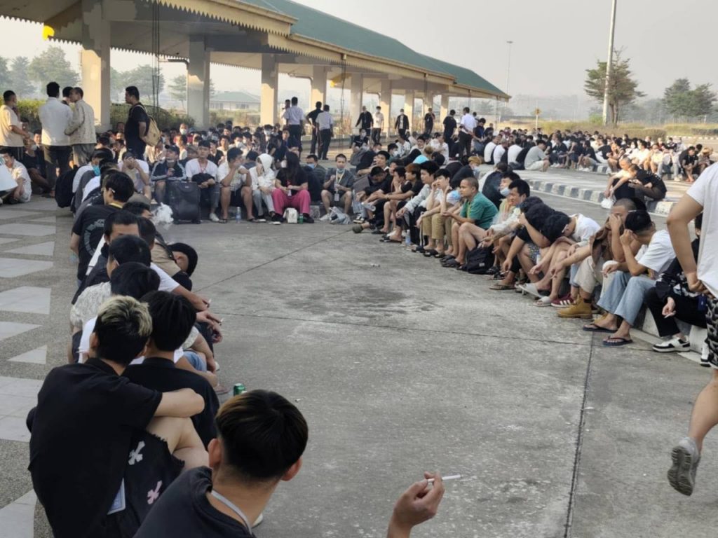 缅甸妙瓦底365名中国公民被遣返-百家乐技巧策略-百家乐论坛